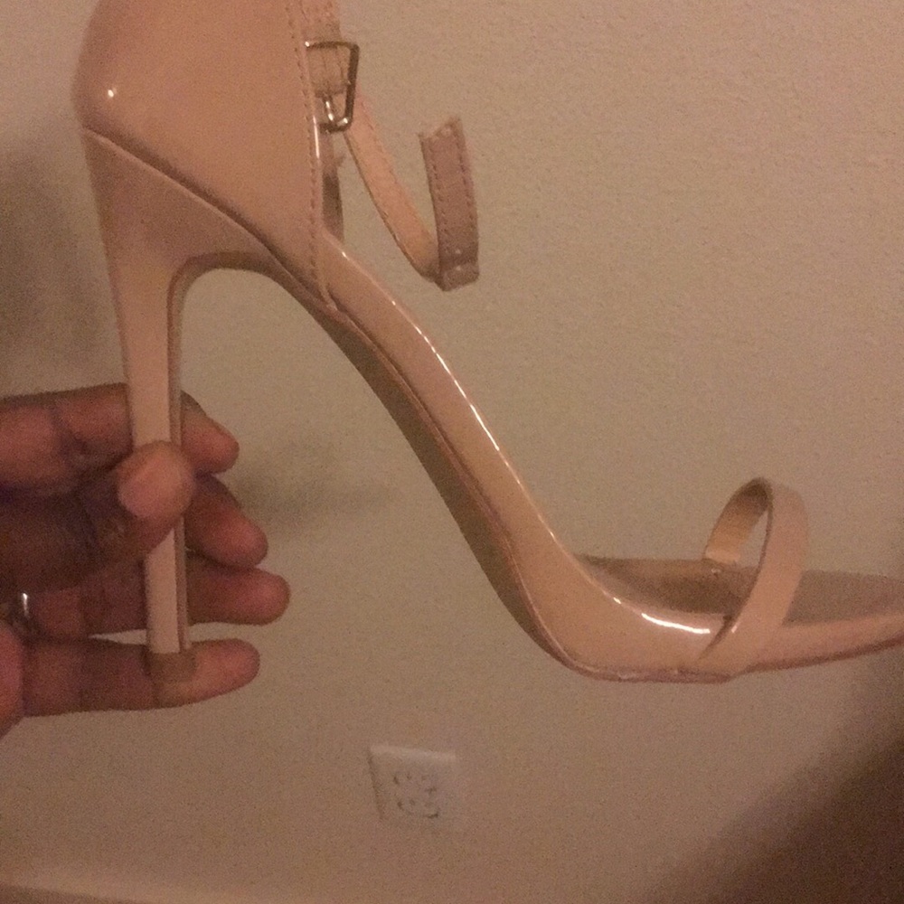 Nude sandal heel